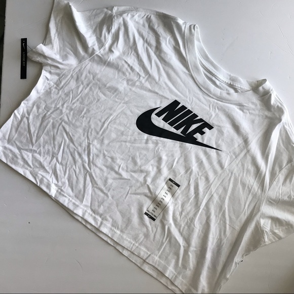 Nike NWT Boxy  Cropped Futura Logo T-Shirt - Picture 3 of 10
